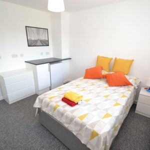 1 bedroom house of multiple occupation to rent - Photo 2