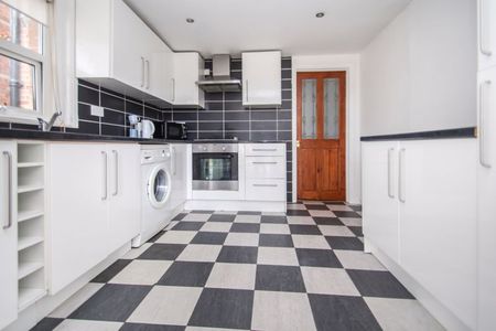 Pine Road, Bournemouth - Photo 2