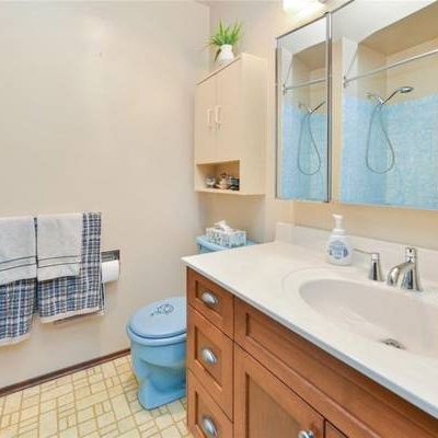 One bedroom shared bath up level house sunny quiet, bus#26 #30 #31 #51 - Photo 3