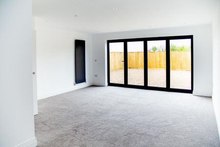 3 bedroom semi-detached house to rent - Photo 2