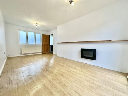 3 bedroom terraced house to rent - Photo 2