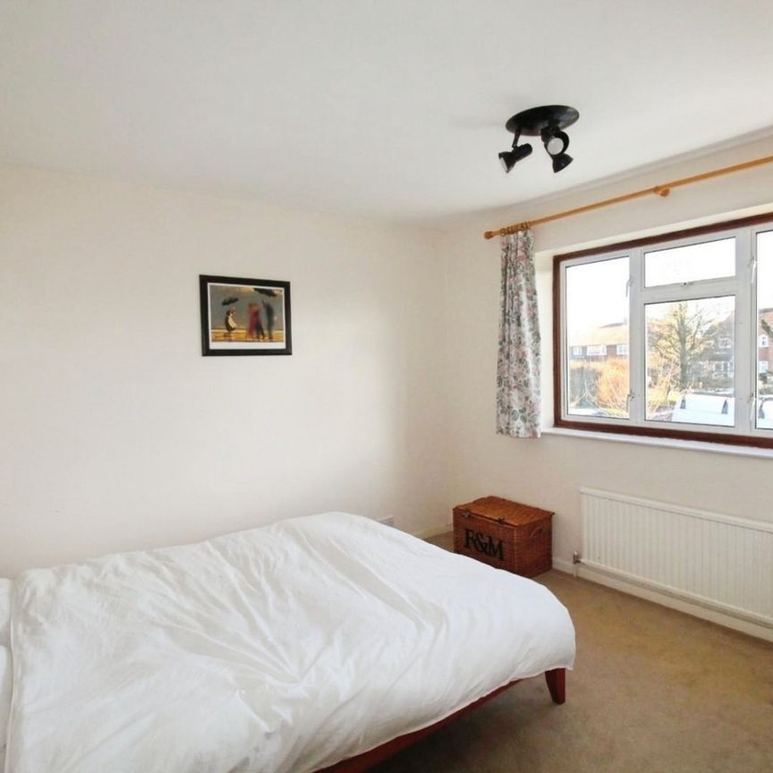 1 bedroom Flat To Let - Photo 1