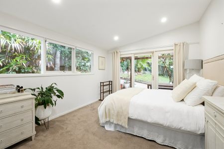 Coastal Cottage Living Between Two Iconic Beaches - Photo 3