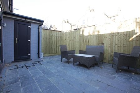 5 Bed Flat, Hoyle Road, SW17 - Photo 2