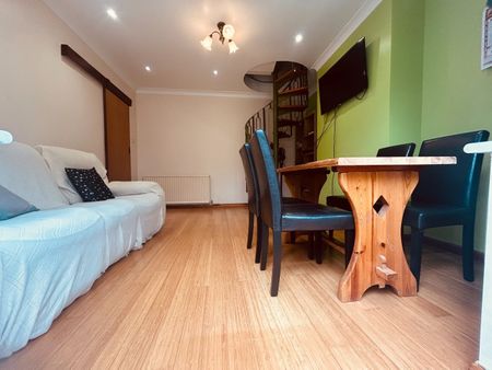 4 Bed Semi-Detached House, Ashcroft Road, LU2 - Photo 4