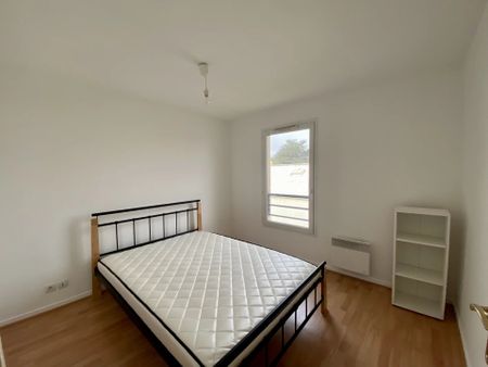T2 – MEUBLÉ – VITRY-SUR-SEINE – 40,80 m² - PARKING - Photo 3