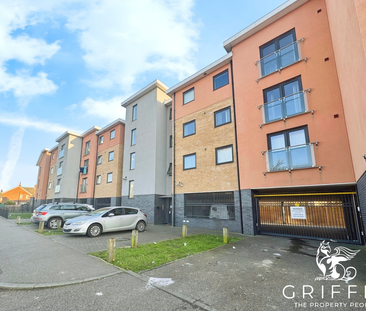 Lansdowne Court, Tilbury, RM18 - Photo 2