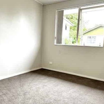 Charming 3BR Home with 2 Lockup garages - Photo 1