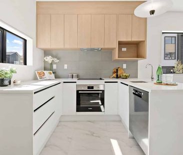 Modern 2-Bedroom Home with Study & Private Gardern - Photo 4