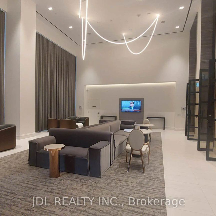 39 Roehampton Avenue #1601 - Photo 1