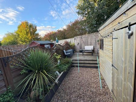 2 bedroom terraced house to rent - Photo 4