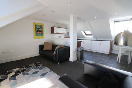 2 bedroom apartment to rent - Photo 2