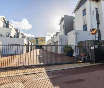 4/45-47 Stuart Street, Perth, WA 6000 - Photo 3