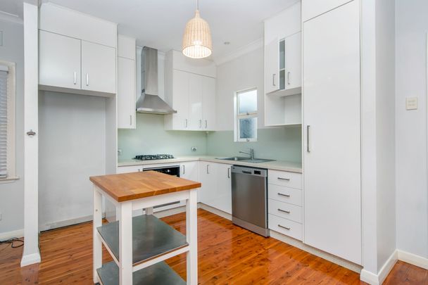 Renovated 3 Bedroom Home In Perfect Location - Photo 1
