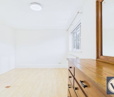 House to Rent: Woolacombe Way, UB3 - Photo 3