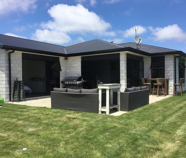 Modern family home - Photo 4