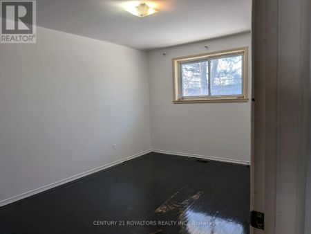 50 MARBURY CRESCENT - Photo 4