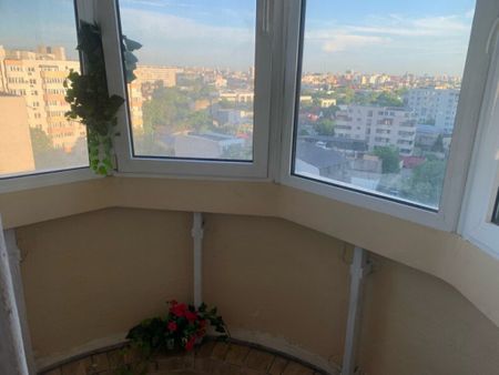 Obor spatioasa la metrou - Photo 5