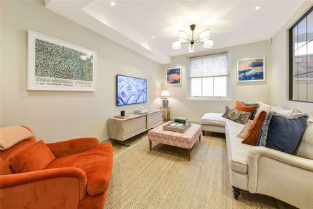 A stylish 4 bedroom family home close to Battersea Square - Photo 5