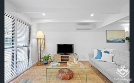 Renovated Family Home with River-Side Lifestyle - Photo 4