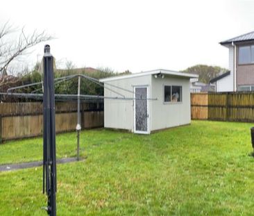 CLOSE TO TOWN CENTRE - Photo 2