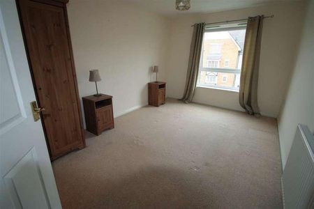 Chineham, Basingstoke, Hampshire, RG24 - Photo 2