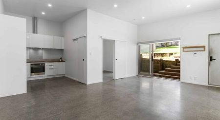 High-end One-Bedroom apartment in Meadowbank! - Photo 2