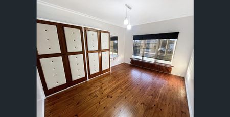 Spacious Family Home - Photo 3