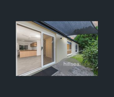 22 Madasin Close, Arundel, Qld 4214 - Photo 5