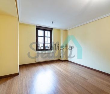 Alquiler de piso en Calle Campoamor - Photo 2