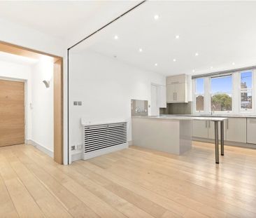 Bright and modern apartment with views over this prestigious garden... - Photo 2
