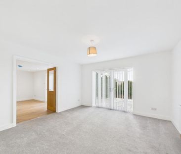 4 bedroom detached house to rent - Photo 5