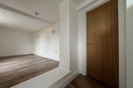 Dove Bank, Uttoxeter - Photo 3