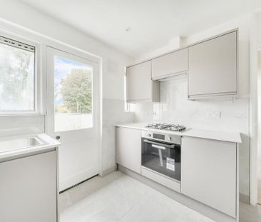 3 bedroom apartment to rent - Photo 4