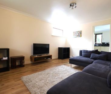 5 bedroom detached house to rent - Photo 3