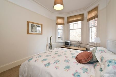 3 Bed Flat, Dealtry Road, SW15 - Photo 4