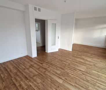 Location Appartement PETIT COURONNE - Photo 4