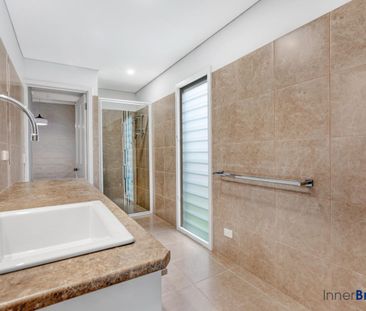 Charming Heritage *Dual Living* and Private Garden in Spring Hill - Photo 1