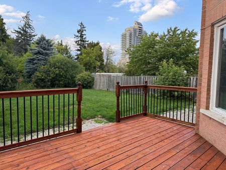 For Lease - 18 Oak Avenue, Richmond Hill, Ontario - Photo 2