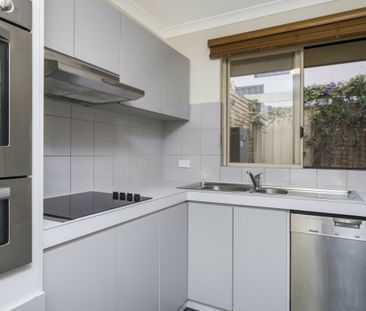 Delightful Villa in Prime Location - Photo 3