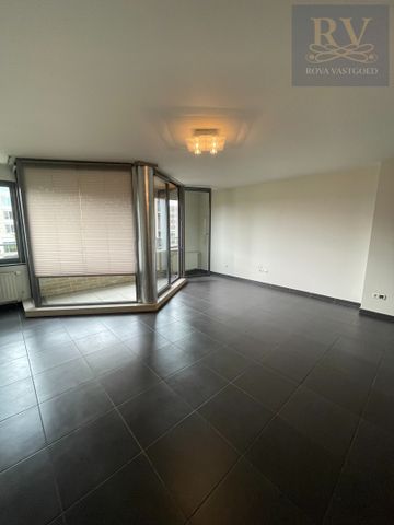 LICHTRIJK EN AANGENAAM RUIM APPARTEMENT MET 1 SLPK IN CENTUM LANAKEN - Foto 2