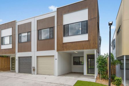 For Lease: Low-Maintenance Townhome in a Convenient Raceview Location! - Photo 4