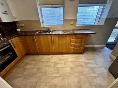 Frampton Road, Bournemouth - Photo 2