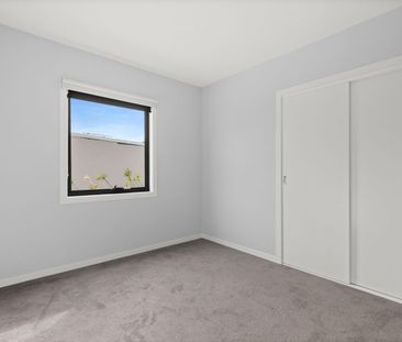 Modern unit! - Photo 2