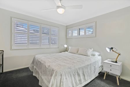 Spacious 3 Bedroom Townhouse with Grassed Courtyard&excl; - Photo 3