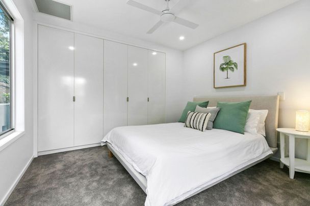 Fully Furnished Dream Rental Home in the Heart of Sunshine Beach | $1,500 Per Week - Photo 1