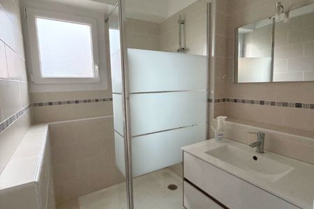 T4/5 ENTIEREMENT RENOVE 91 M² SALON DE PCE - Photo 5