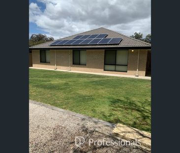 17 Galway Boulevard, Australind, WA 6233 - Photo 5