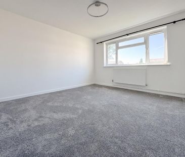 2 bedroom maisonette to rent - Photo 2