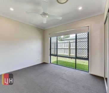 MODERN FAMILY HOME WITH MEDIA ROOM & DUCTED AIR CON - Photo 1